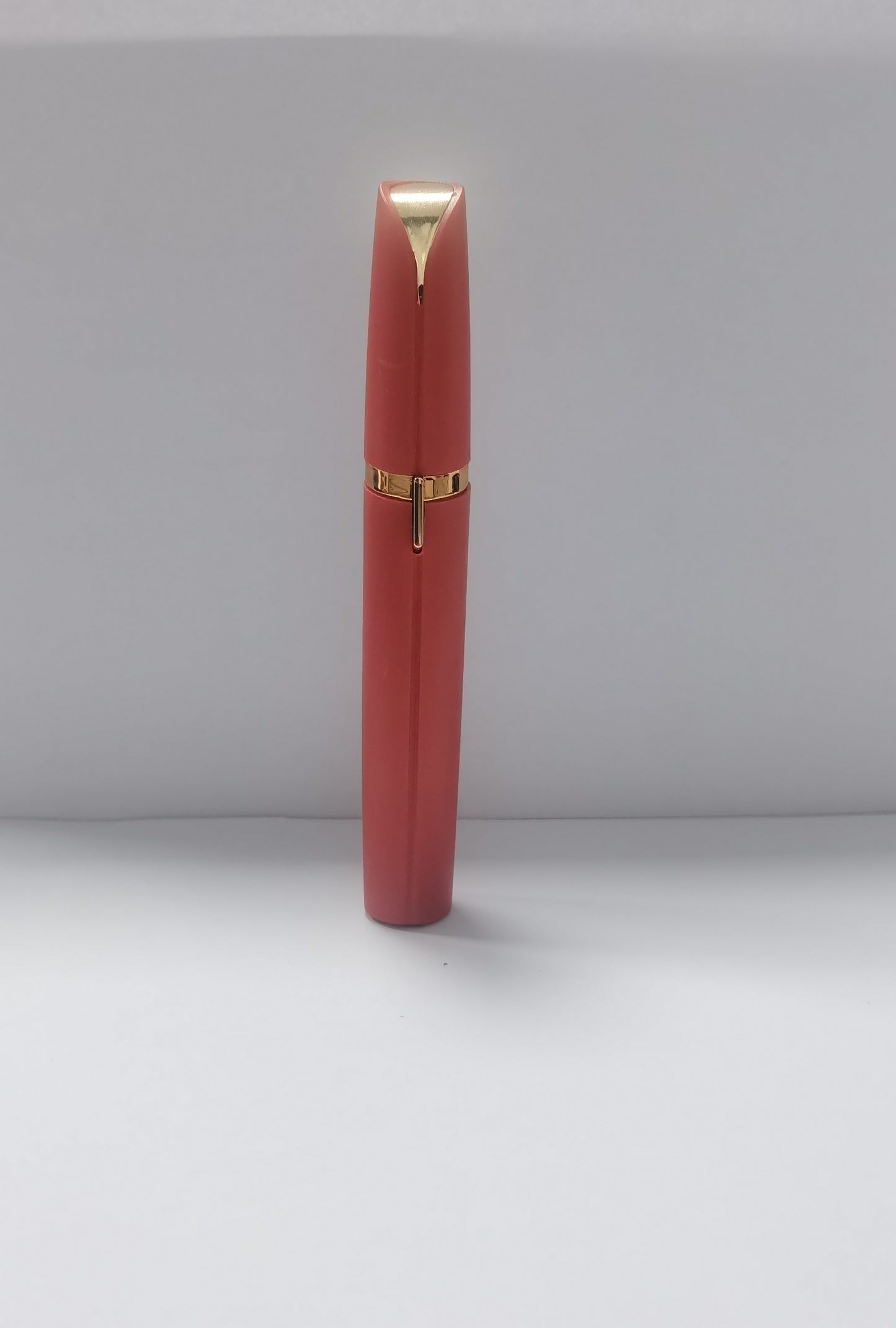 Mini Electric Eyebrow Trimmer Pen – Painless LED Lipstick Hair Remover for Face & Brows