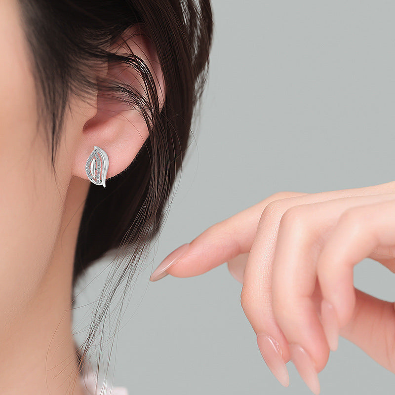 Micro Inlaid Zircon Unique Geometric Ear Clip