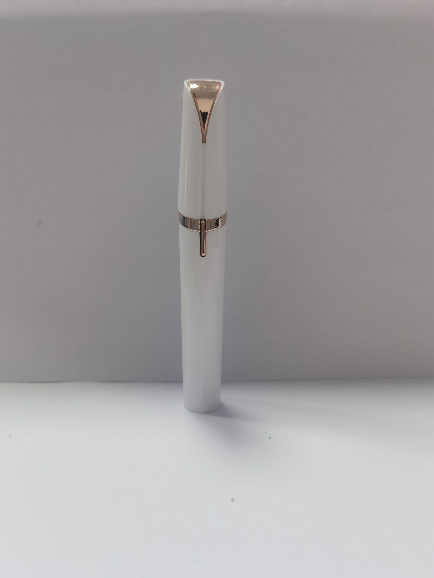 Mini Electric Eyebrow Trimmer Pen – Painless LED Lipstick Hair Remover for Face & Brows