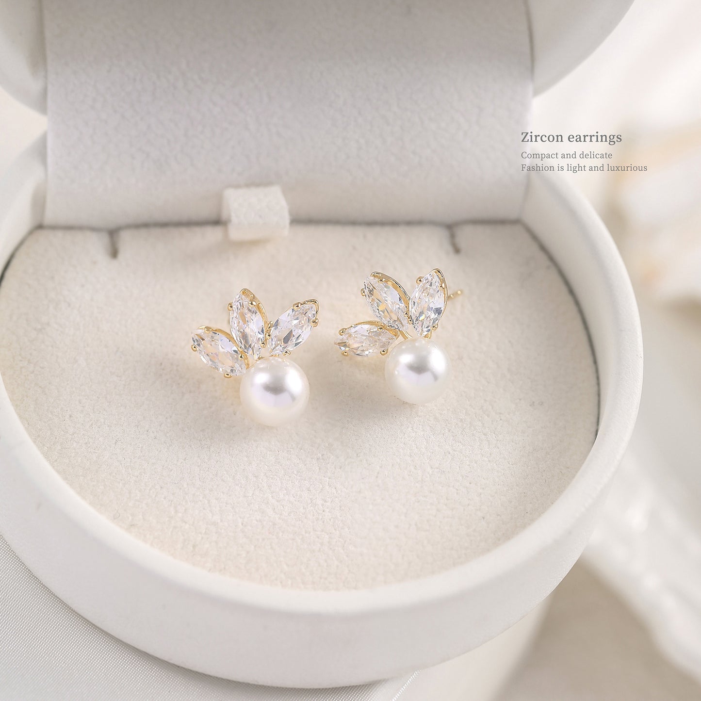 925 High-grade Three-petal Zircon Leaf Earrings