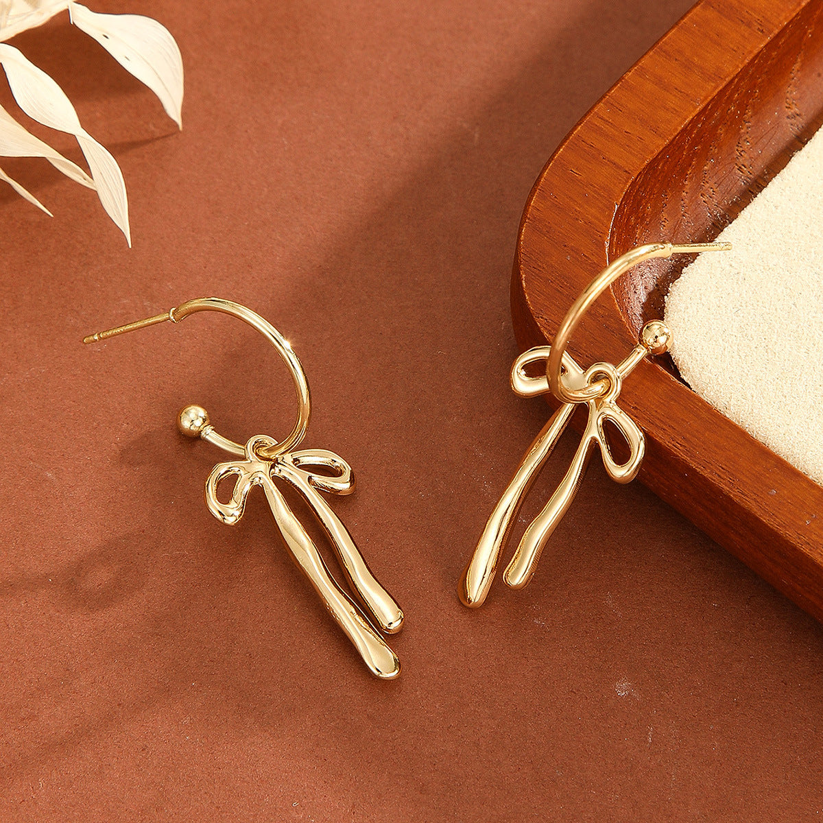 Metal Fashion Minimalist Bowknot Stud Earrings