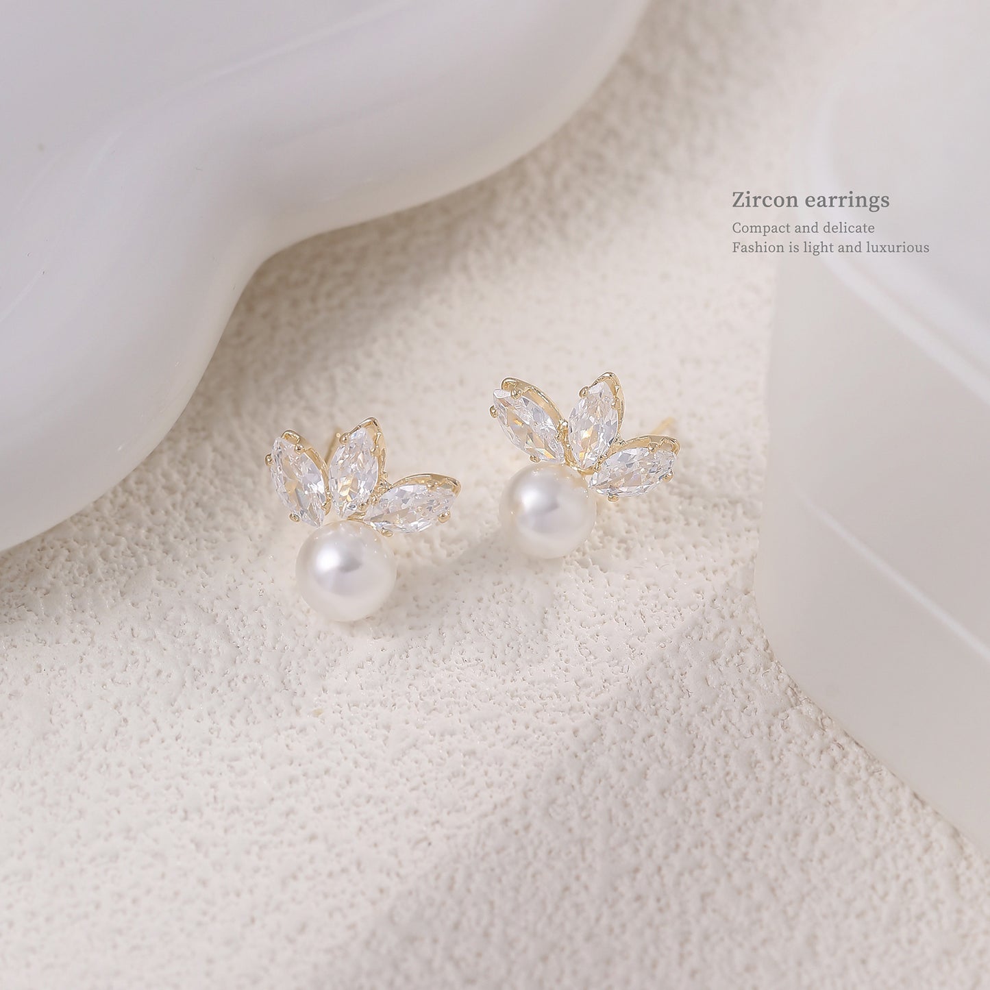 925 High-grade Three-petal Zircon Leaf Earrings