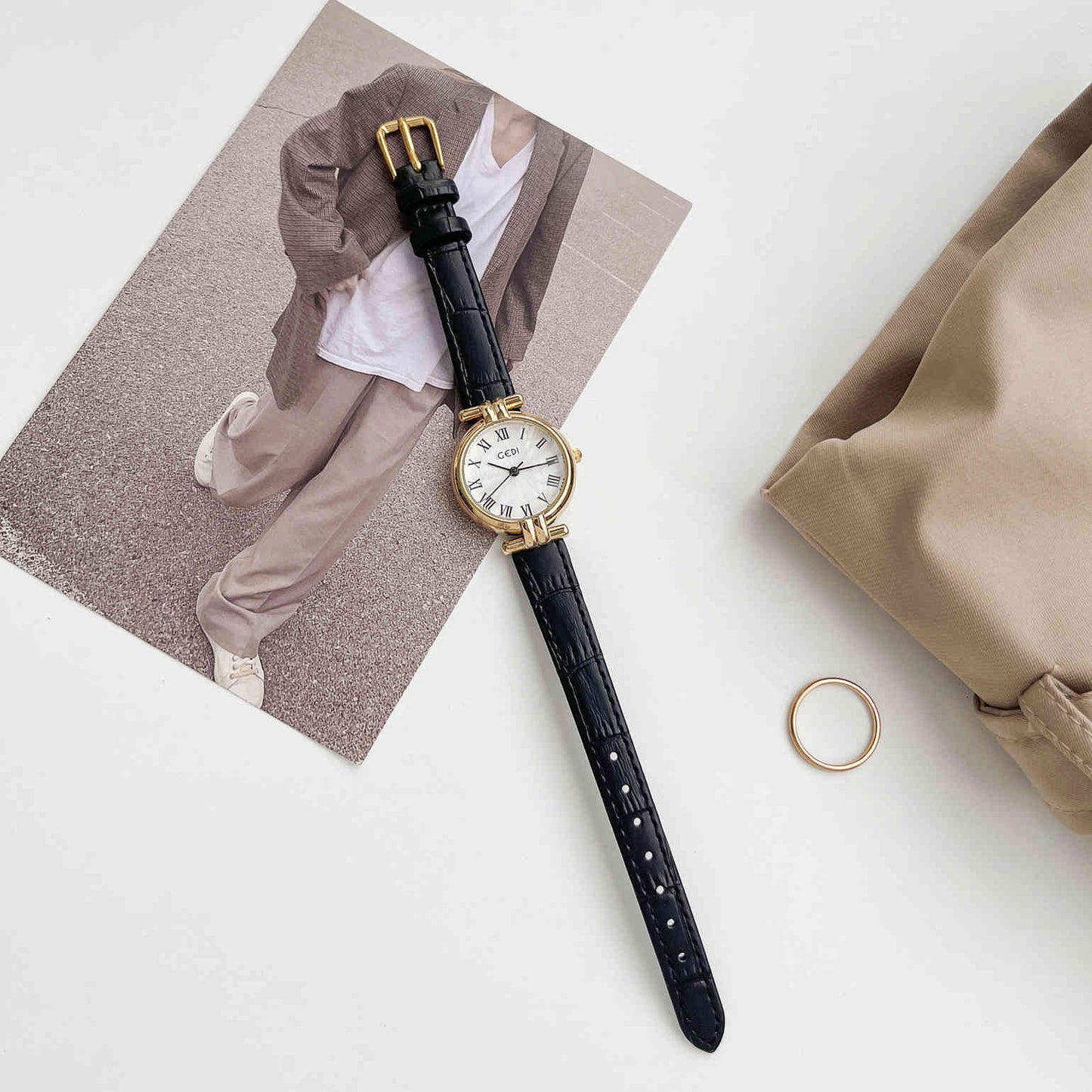 Women's Simple Retro Minority Watch