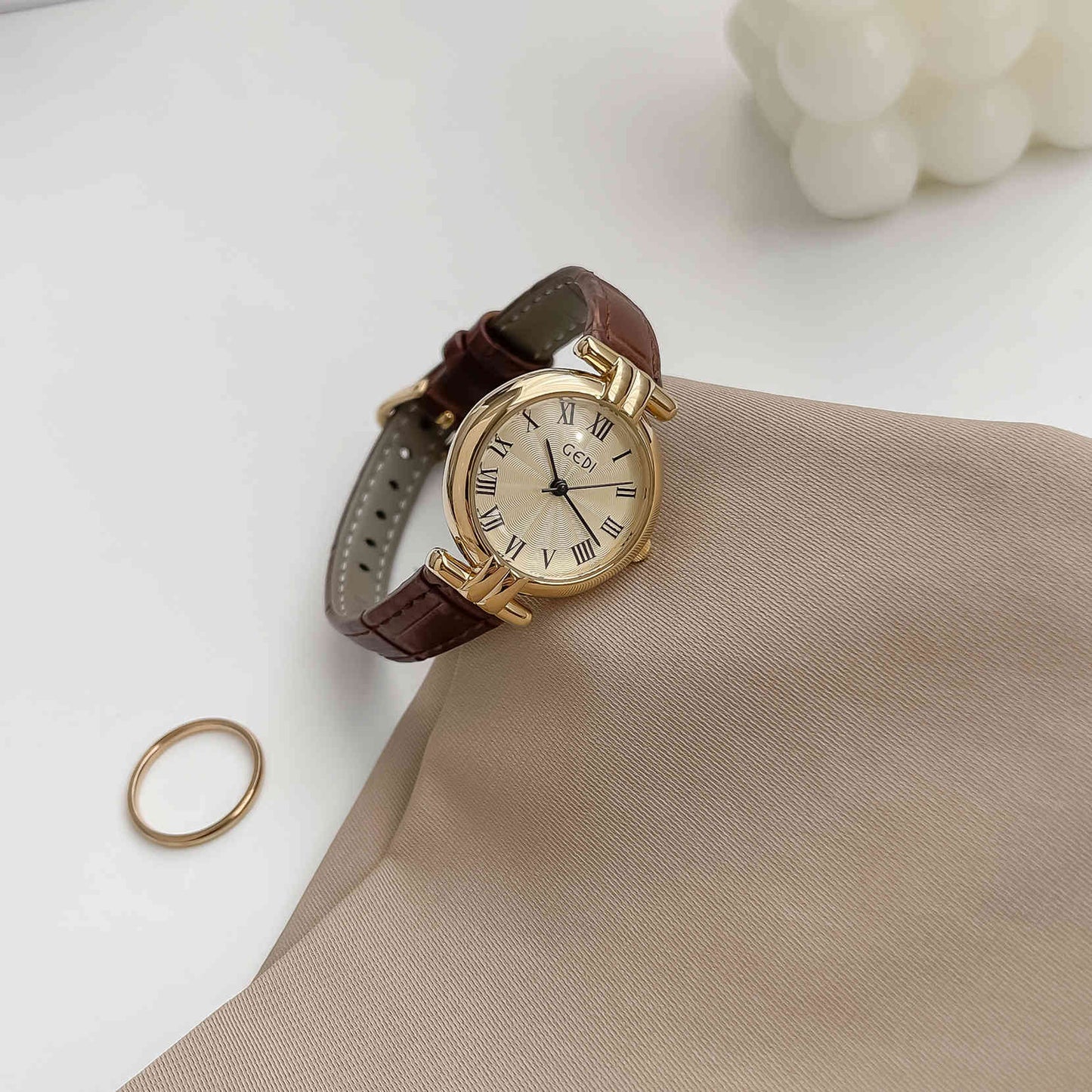Women's Simple Retro Minority Watch