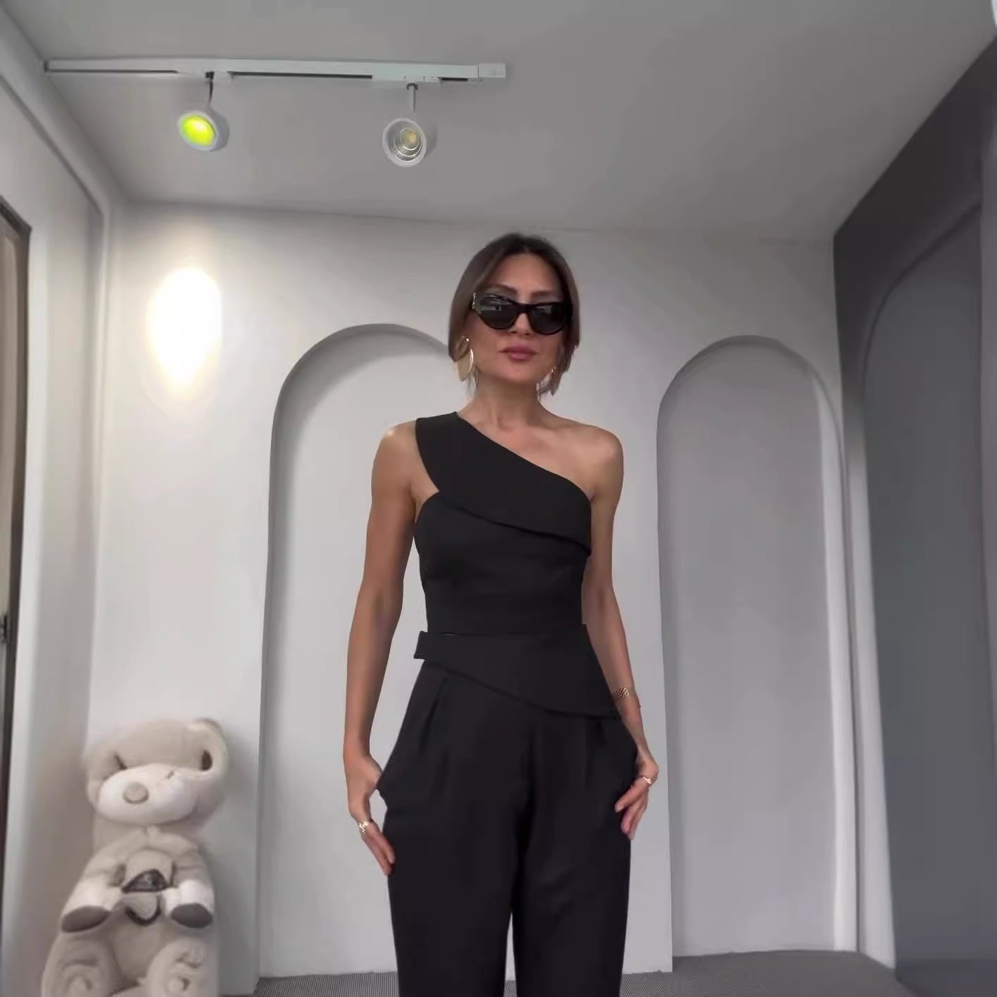 Hot Girl Diagonal Collar Halter Slim Fit Suit