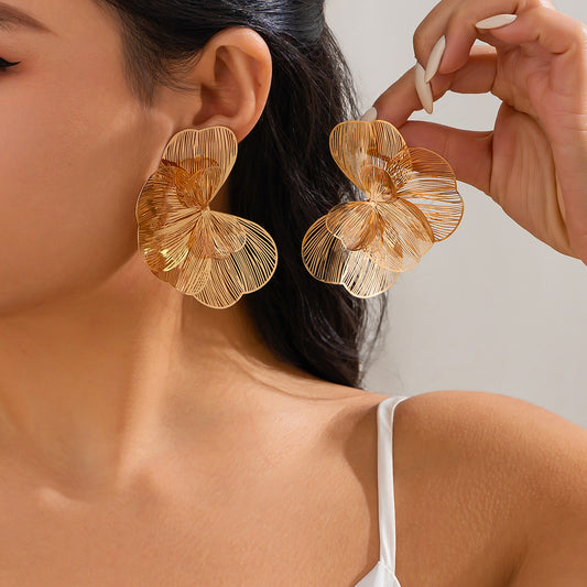 Fashion High-end Design Hollow Personality Stud Earrings