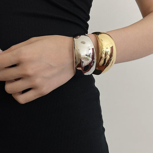 Niche Wide Metal Curved Glossy Bracelet Light Luxury High Sense