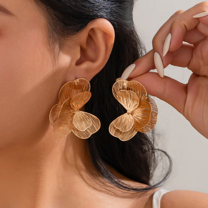 Fashion High-end Design Hollow Personality Stud Earrings
