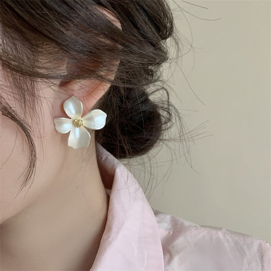 Pearl Petal Bloom Earrings – Elegant Floral Studs for Women