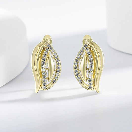 Micro Inlaid Zircon Unique Geometric Ear Clip